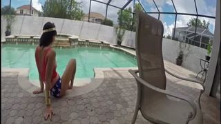 Wonder woman shitting in blue panties