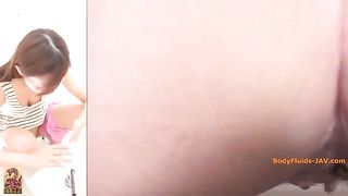 Petite Japanese girl shitting