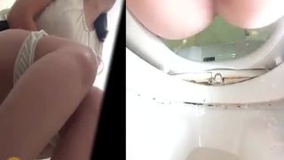 Petite Japanese pooping a lot