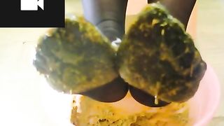 Chinese girl smears shit on her feet