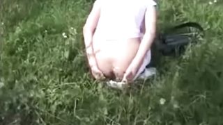 Amateur babe shitting in white panties