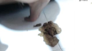 She's pooping on live webcam