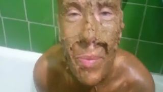 Giving a scat blowjob