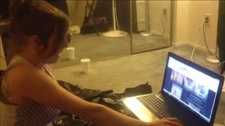 Solo scat girl play