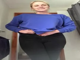 British blonde milf shitting