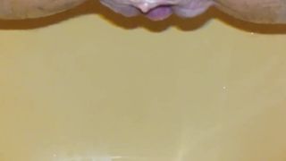 Green shit from tight ass