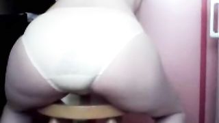 she poops in her panties in the kitchen