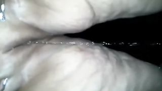 pissing bbw lifts her fat and lets it run