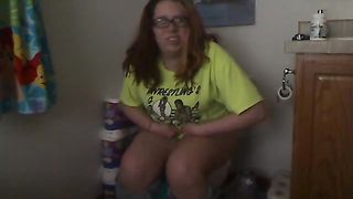 bbw taking a shit on the toilet and films herself