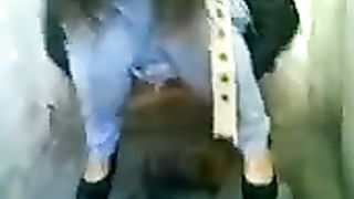 watch my girlfriend piss filming her with my phone