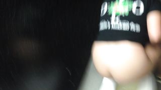 Voyeur pee jogging milf uses park bathroom