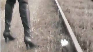 Babe pooping on the railway