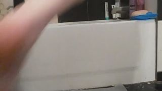 Amateur Bath Tub Shit
