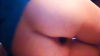 Babe wearing blue shirt pooping