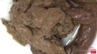 Spying on japanese teen shitting