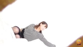 Brown haired babe shitting