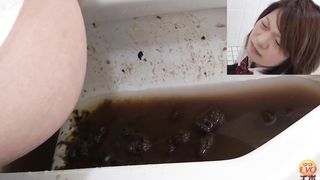 Amazing babe shitting