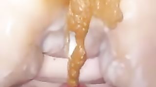 She masturbates with brown shit