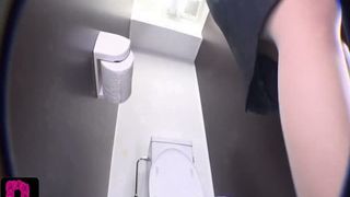 Hidden camera caught japanese babes shitting