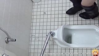 Hot schoolgirl pushing big turd