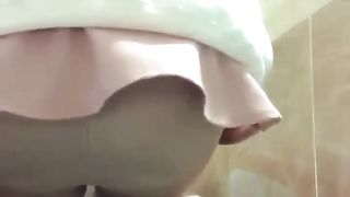 Asian teen just couldn't hold it anymore