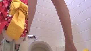 Spying on a japanese geisha