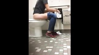 Hot brazilian teen shitting
