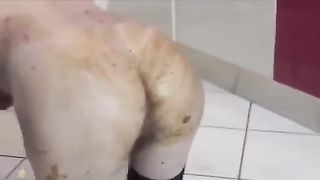 Dark haired babe gets creampied