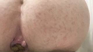 Gay guy shitting a long one