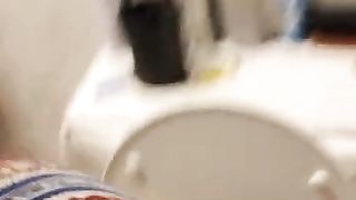 Tattooed chubby babe shitting