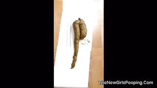 Very long turd from a sexy ass