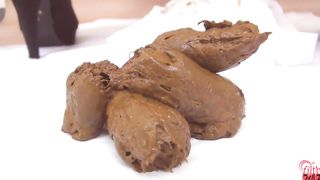 Japanese girl likes to shit on camera