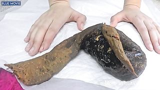 Just Great to Watch a Bitch like this Pull her Arse Cheeks Apart and Shit.