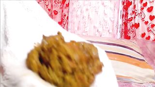 Brazilian babe shitting