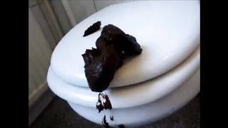 Chubby babe shits in blue jeans