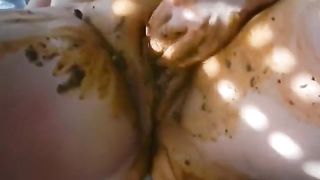 Cumshot on dirty pussy