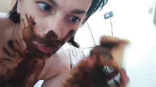 She likes smearing shit