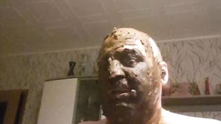 Amateur fat dude loves shit on his face