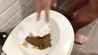 Slutty girl poops nicely in the store