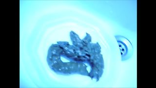 Hot milf shit and piss in the bathtub