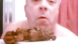 Mature scat daddy pooping and eating