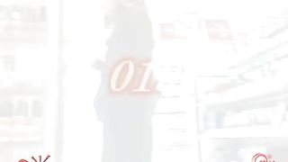 Fat booty Asian girl caught pooping