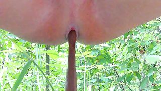 Tanned ass pooping in the sunlight