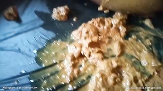 Creamy ebony poop smeared in solo