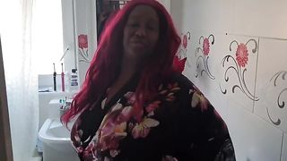 Massive bulky black ass pooping