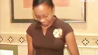 Ebony milf with curvy ass pooping in toilet