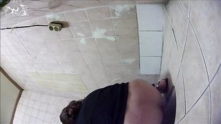 Amateur lady caught taking shit in the toilet