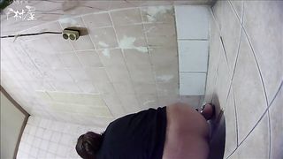 Amateur lady caught taking shit in the toilet