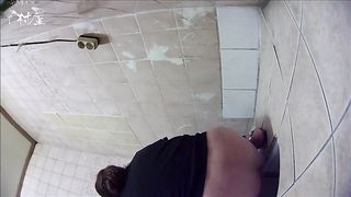 Amateur lady caught taking shit in the toilet