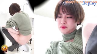 Tasty looking Japanese MILF poops
